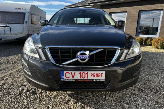 Autoutilitara VOLVO XC60 2.4 D5 Momentum