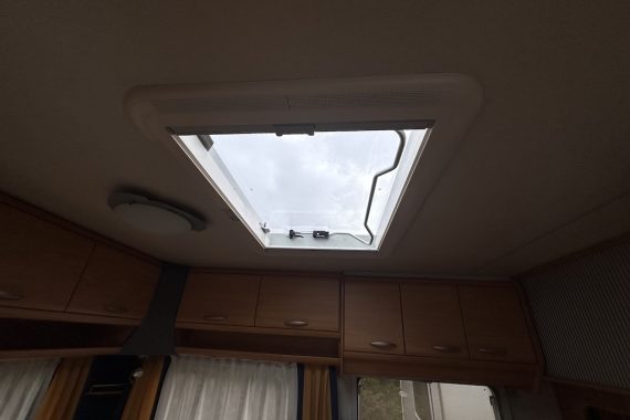 Rulota Knaus 450 TUF Sudwind
